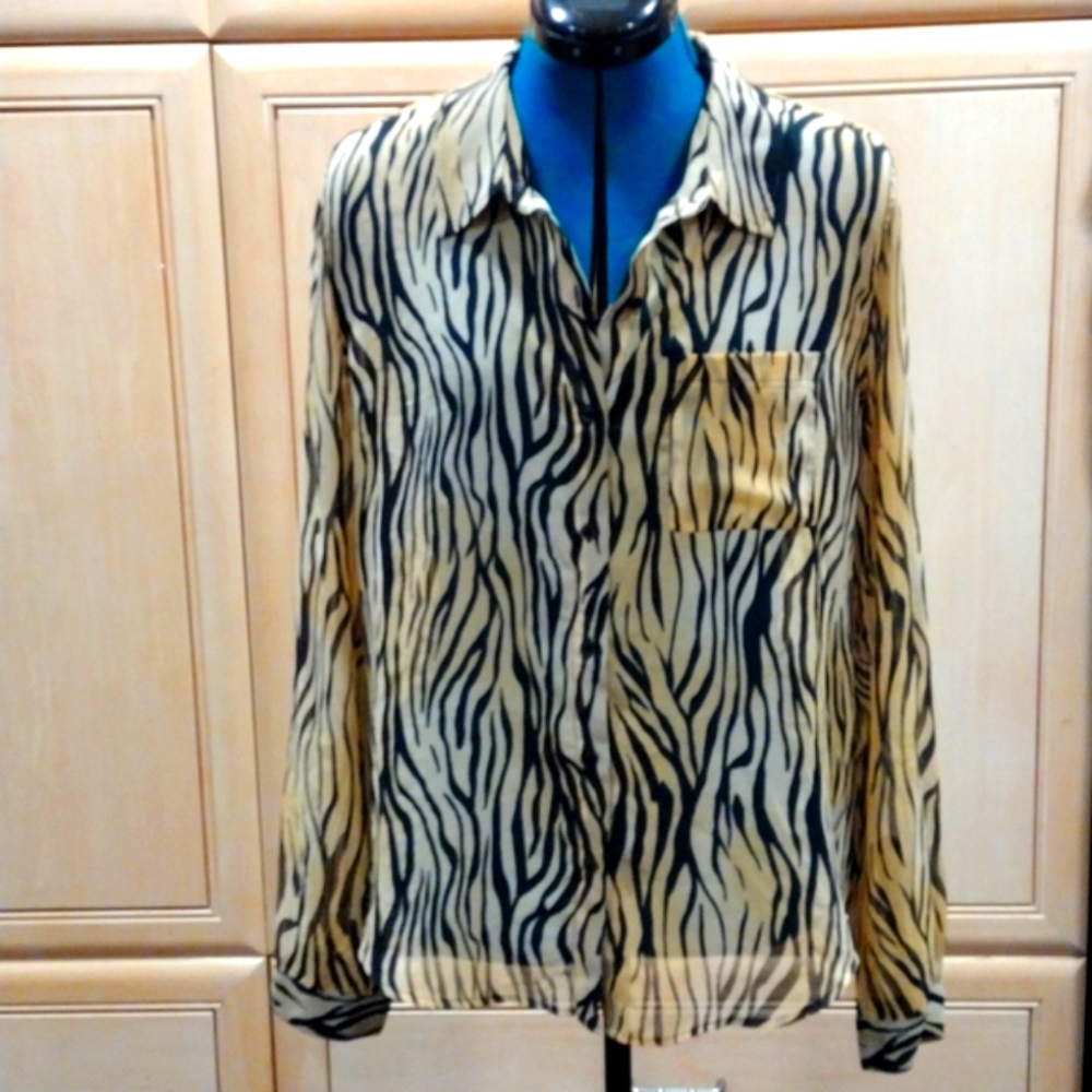 💥GUESS Tiger Stripe Sheer Button Down Shirt